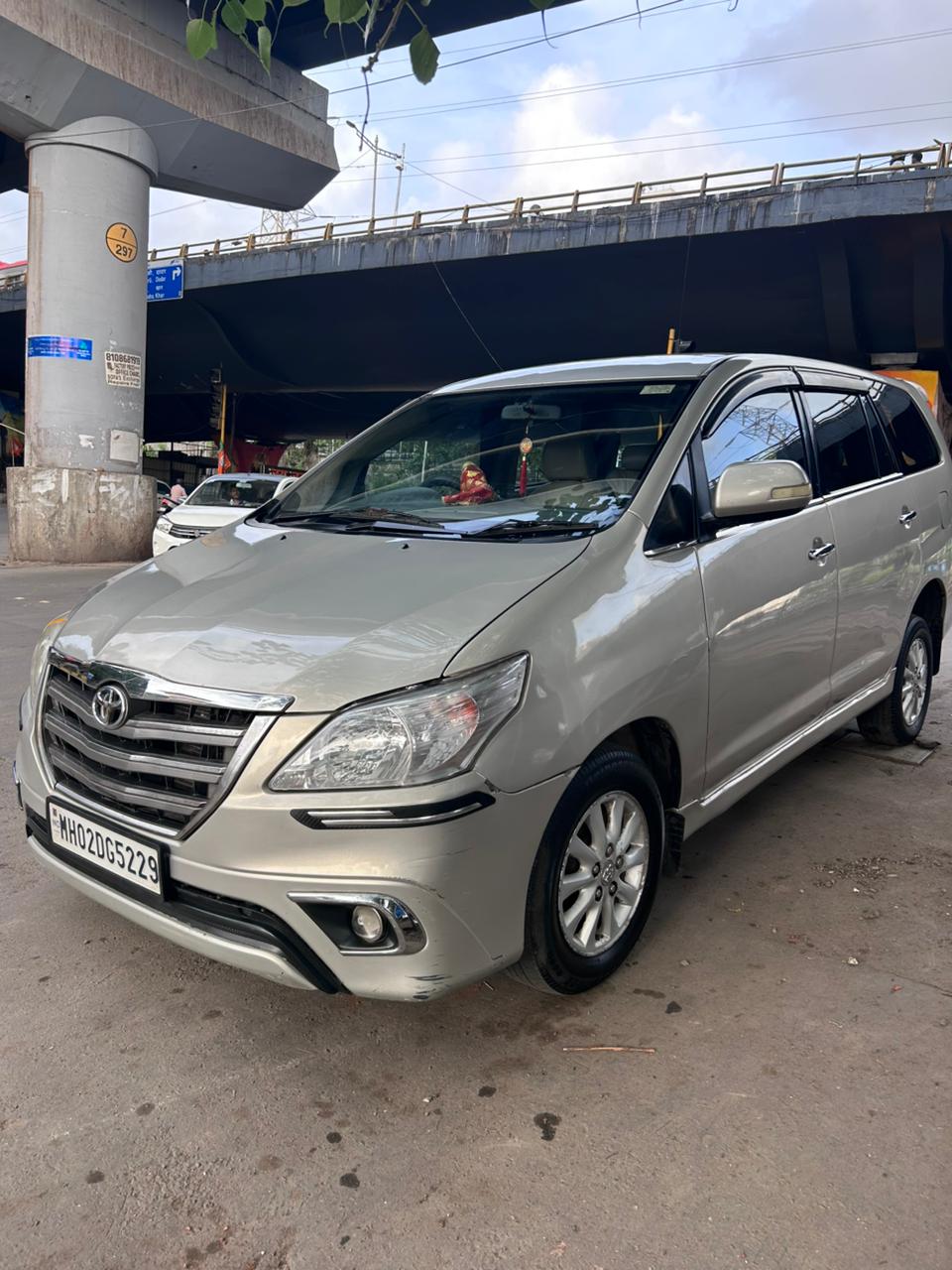 Innova 2.5 V